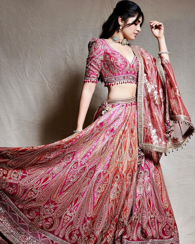 Staggering Poses Of Krithi Shetty